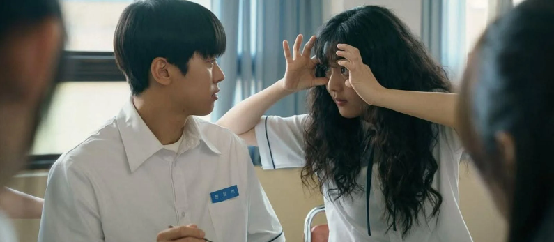 สาวผมยุ่งหัวใจว้าวุ่น