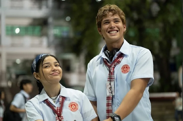 กุหลาบแรกแย้ม